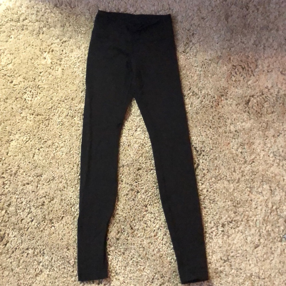 Lululemon black wunder under leggings